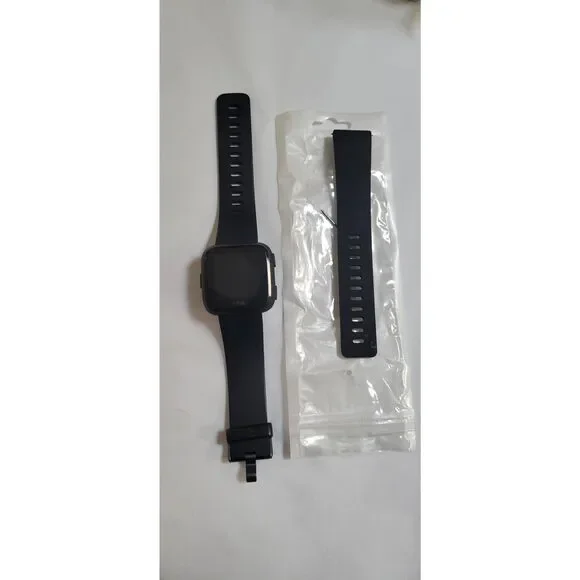 Fitbit Versa FB504 Smartwatch - Black with Charger Sm&Lg Original Black Wristban - Picture 2 of 6